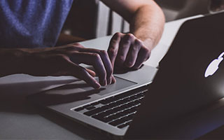 爱游戏体育官方在线-“英超战局紧绷，球队皆在为高位拼杀”，英超太强