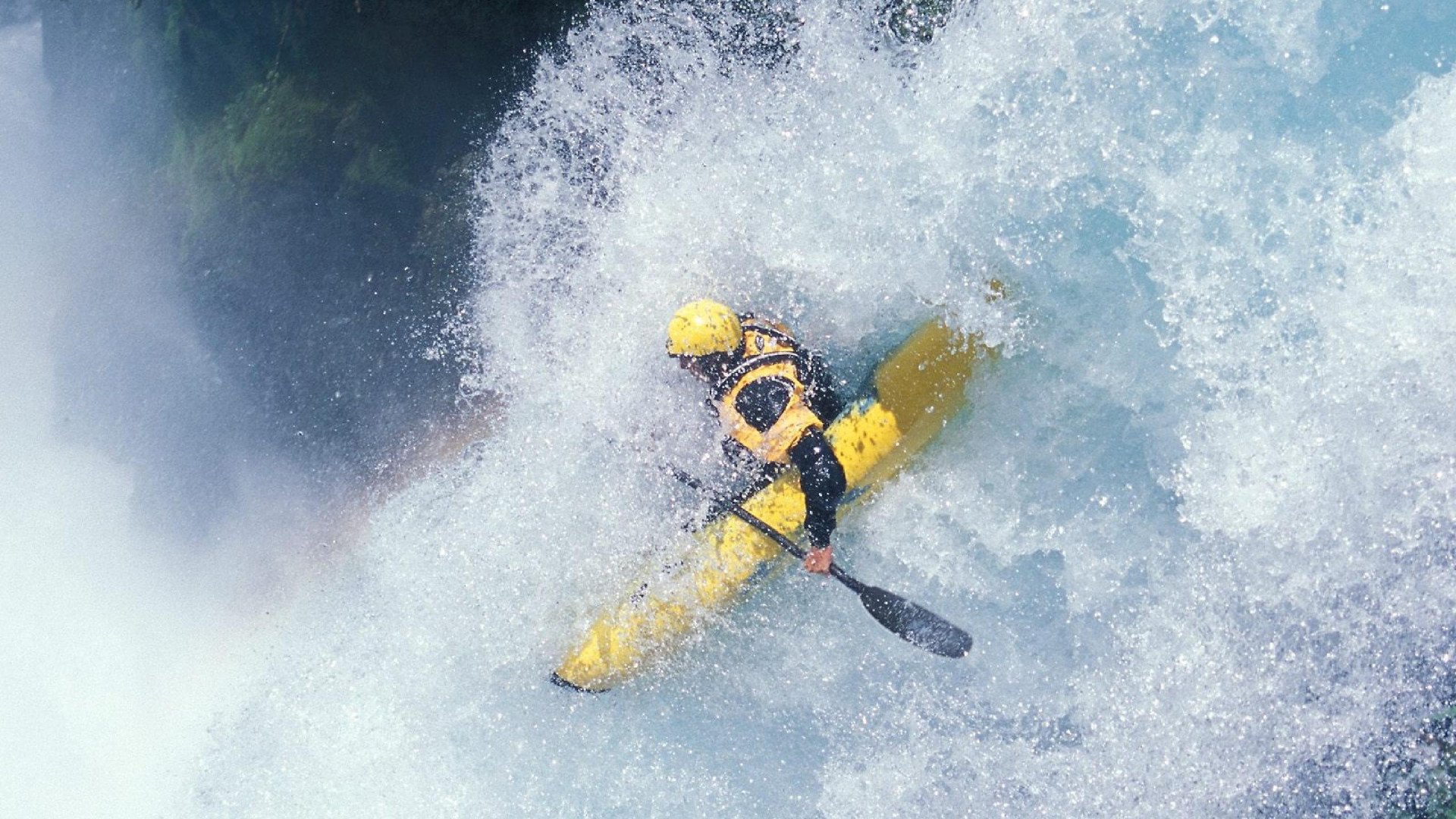 爱游戏ayx官网-女子4×200米自由泳接力美国队展现团队精神，女子4×100米自由泳接力决赛